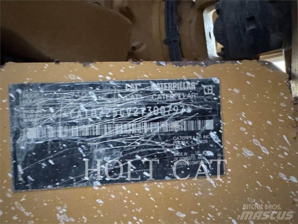CAT 725C Зчленовані самоскиди