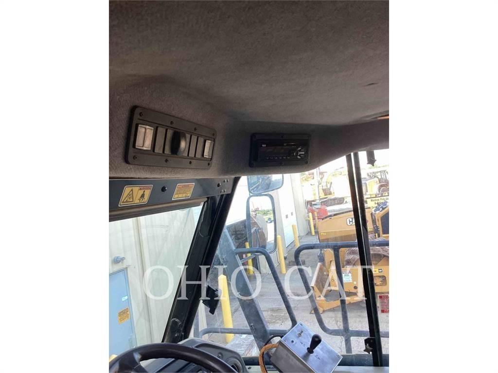 CAT 725C Зчленовані самоскиди