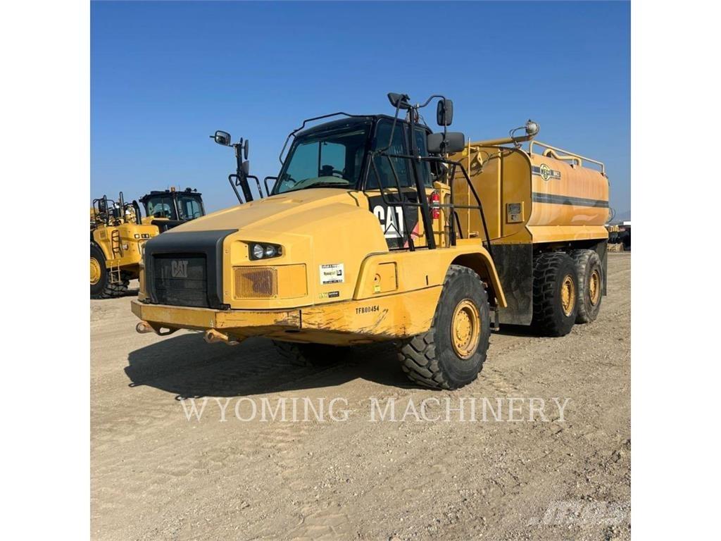 CAT 725C Зчленовані самоскиди