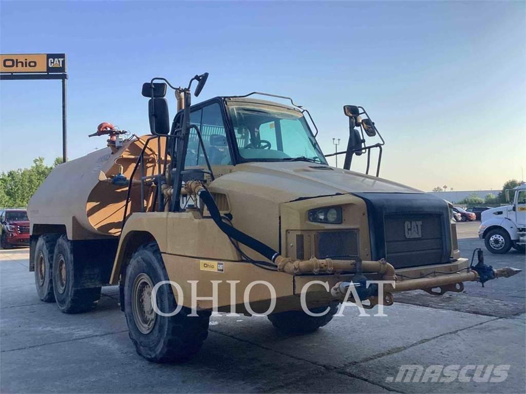 CAT 725C WT Зчленовані самоскиди