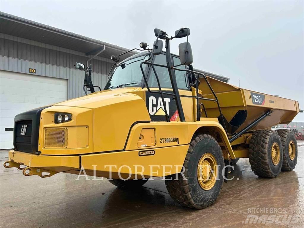 CAT 725C2 Зчленовані самоскиди