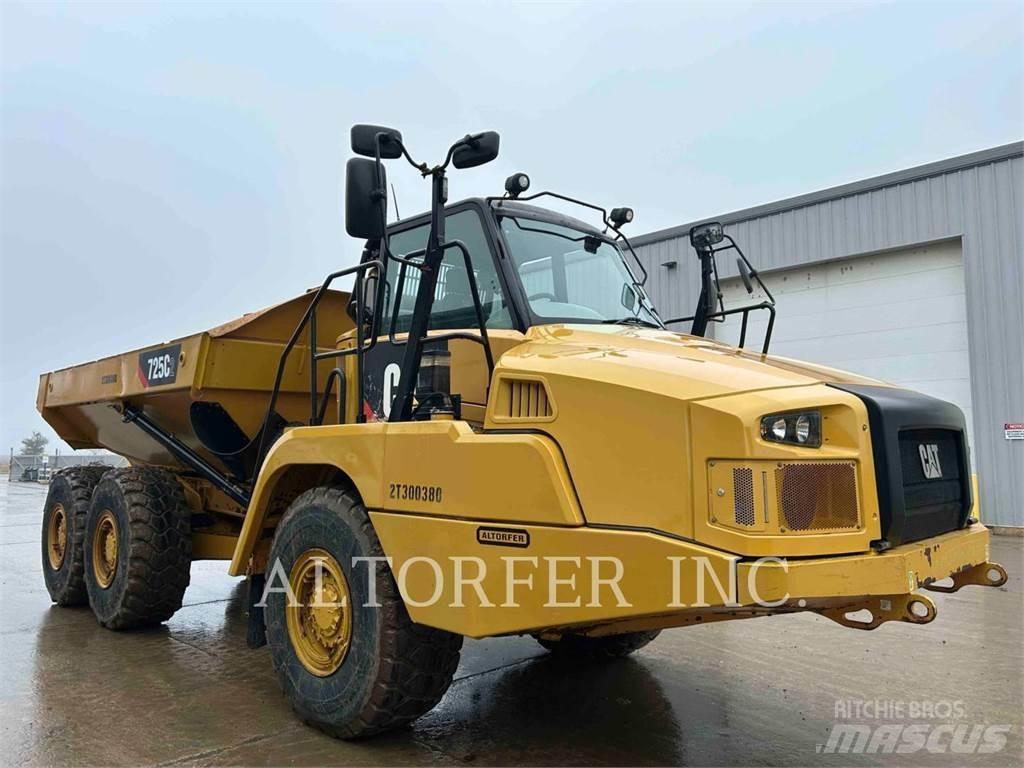 CAT 725C2 Зчленовані самоскиди