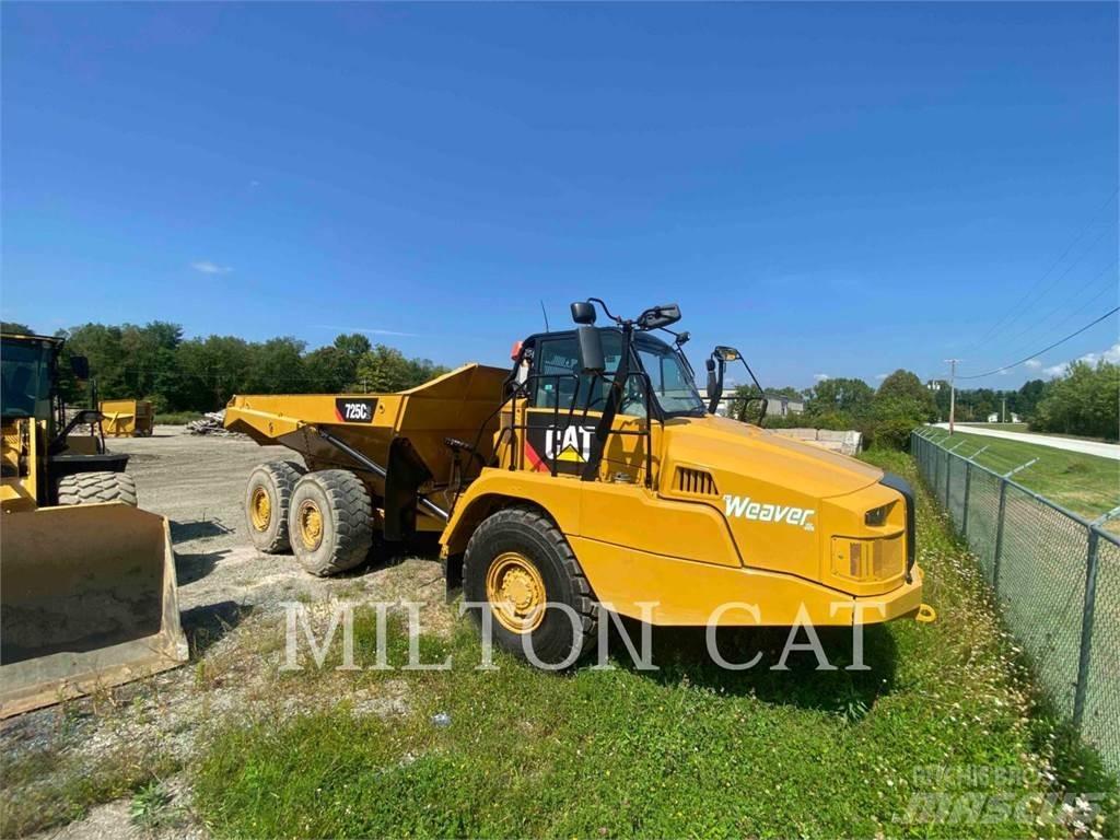 CAT 725C2 Зчленовані самоскиди