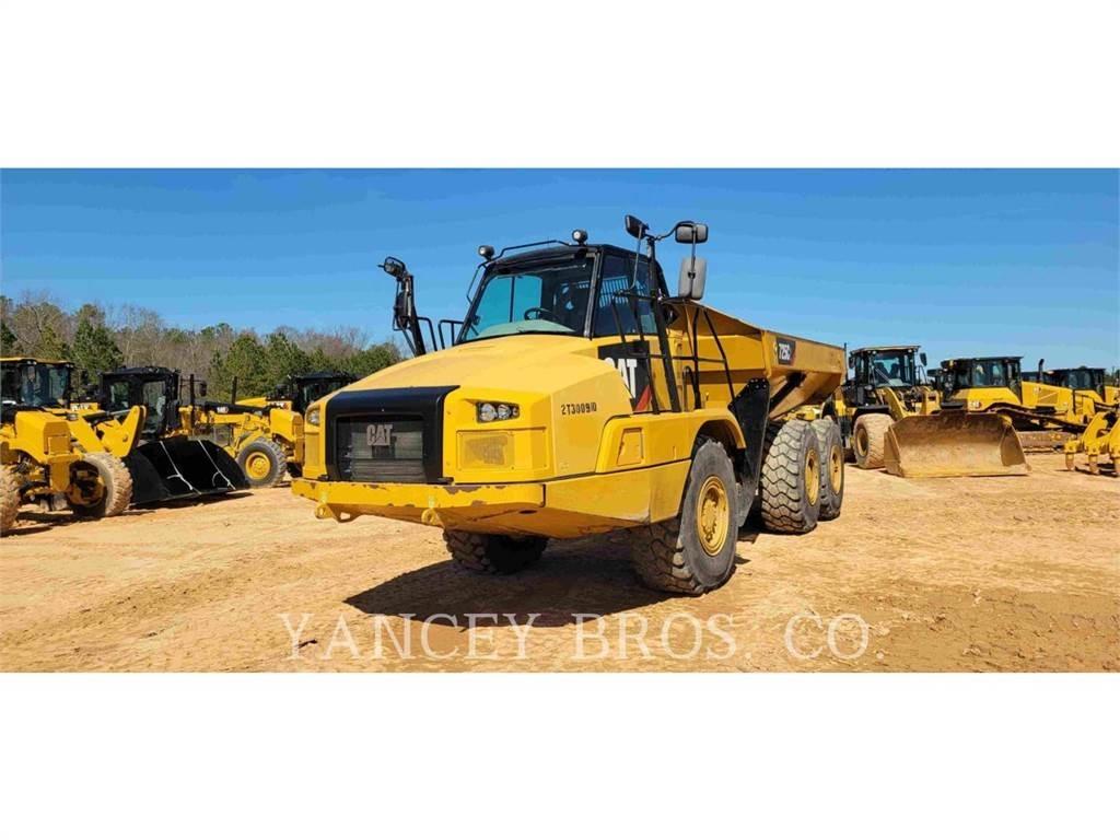 CAT 725C2 Зчленовані самоскиди
