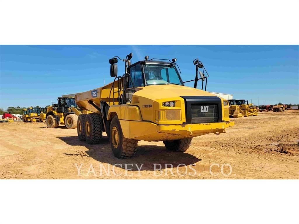 CAT 725C2 Зчленовані самоскиди