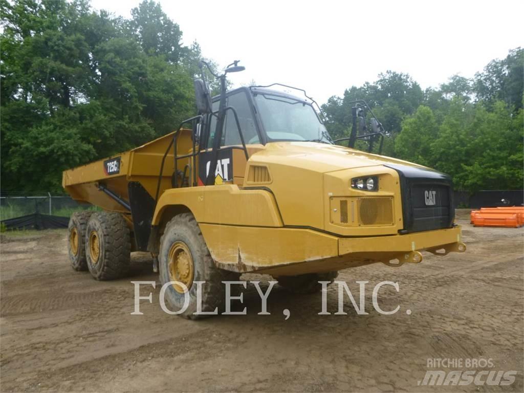 CAT 725C2 Зчленовані самоскиди