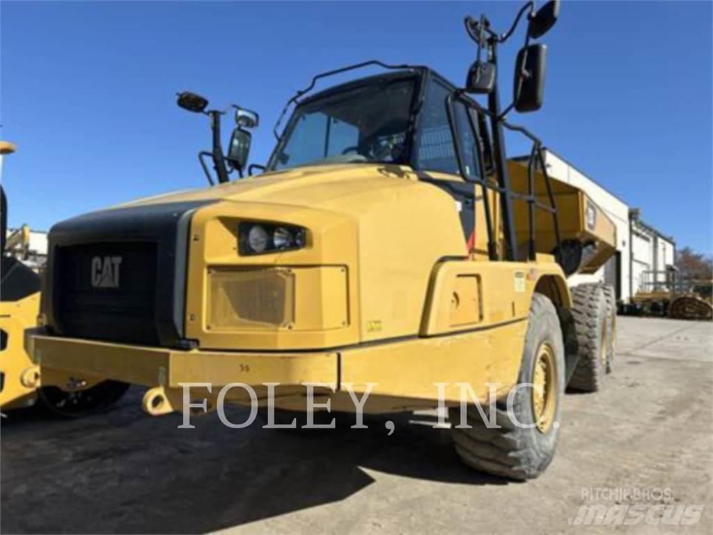 CAT 725C2 Зчленовані самоскиди