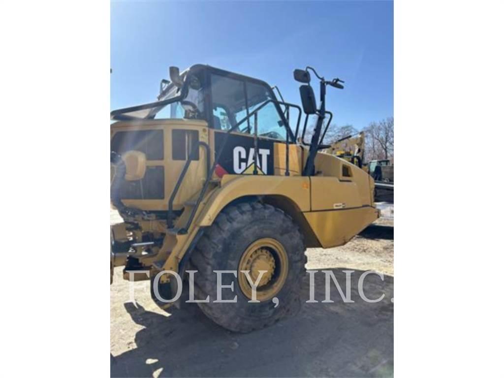 CAT 725C2 Зчленовані самоскиди