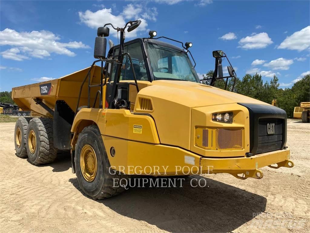 CAT 725C2 Зчленовані самоскиди