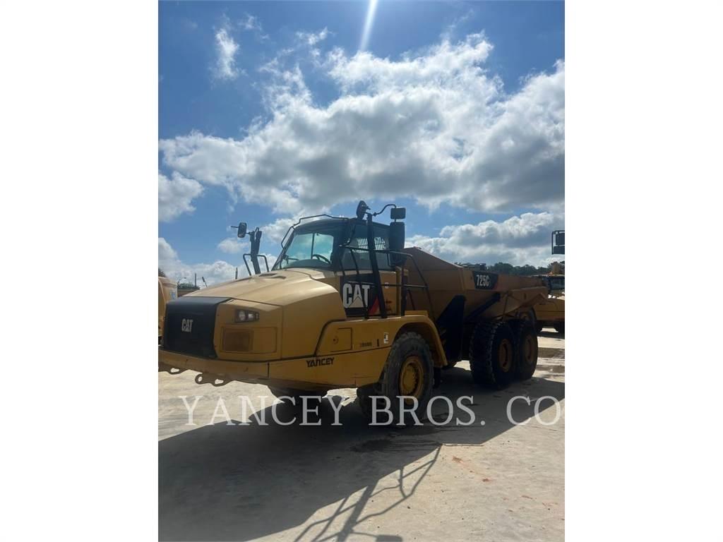 CAT 725C2 Зчленовані самоскиди
