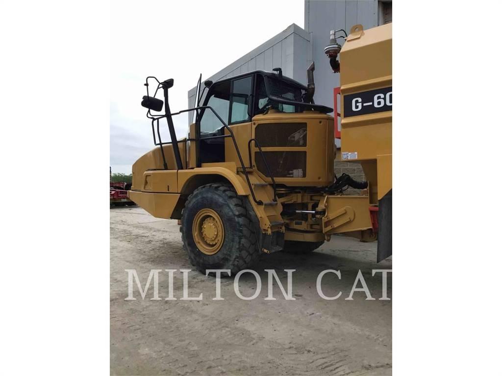 CAT 725C2 Зчленовані самоскиди