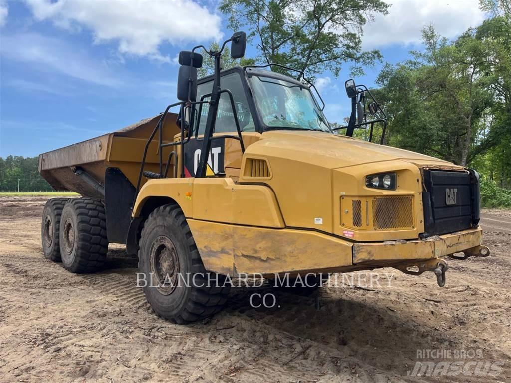CAT 725C2 Зчленовані самоскиди