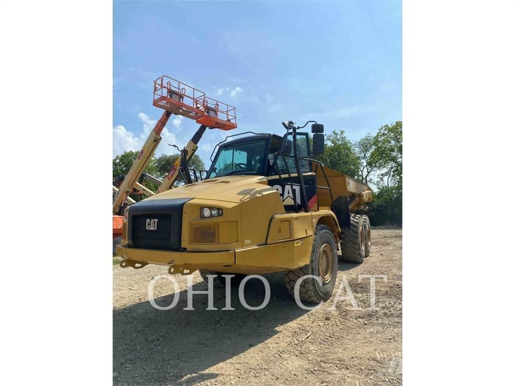 CAT 725C2 Зчленовані самоскиди