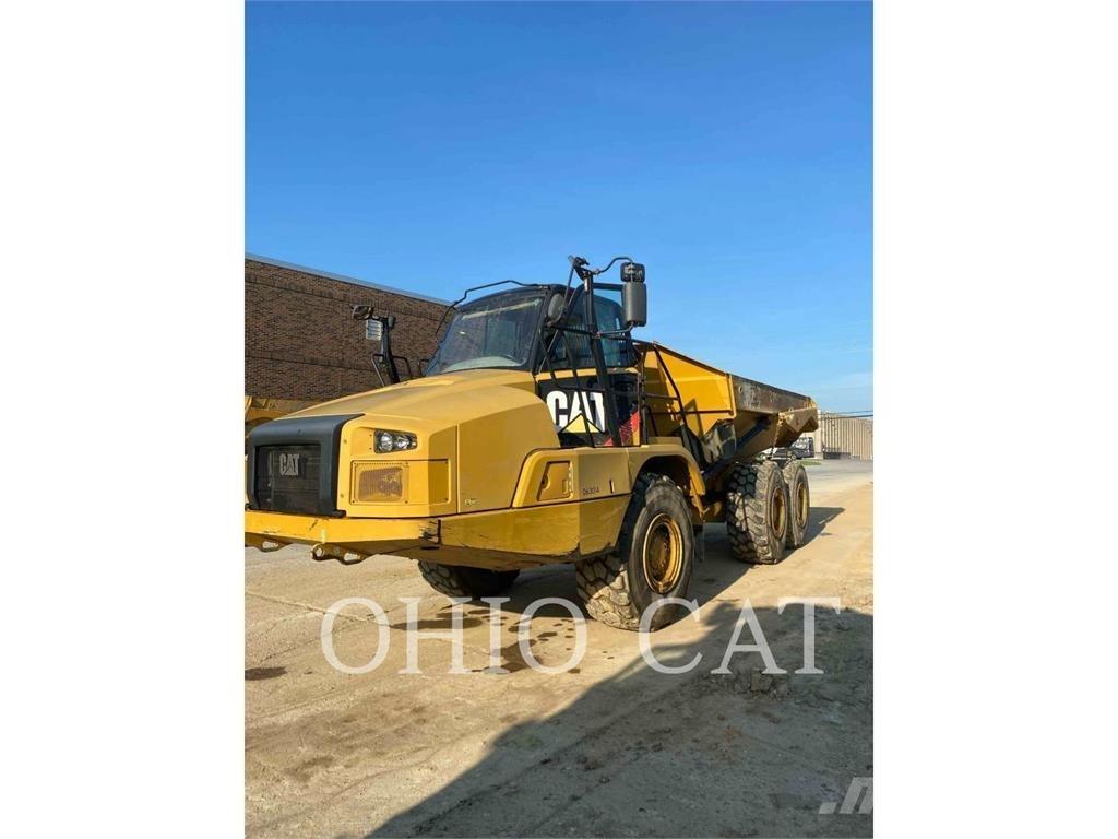 CAT 725C2 Зчленовані самоскиди