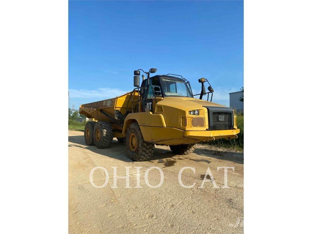 CAT 725C2 Зчленовані самоскиди