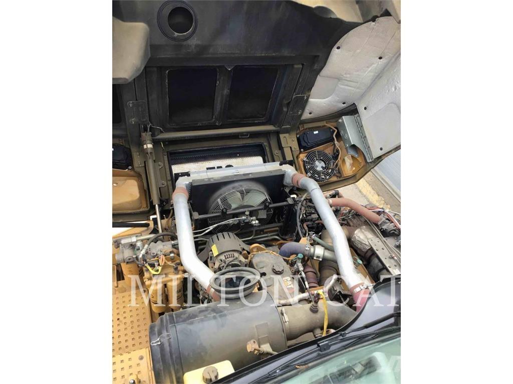 CAT 725C2 Зчленовані самоскиди