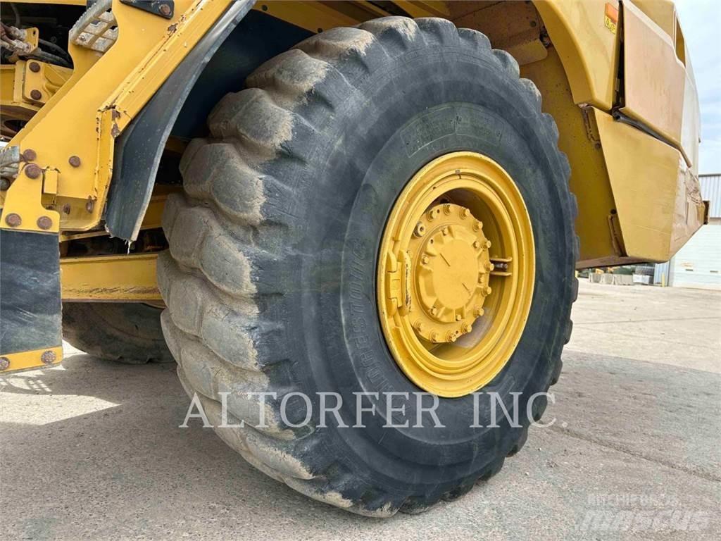 CAT 725C2 WT Зчленовані самоскиди