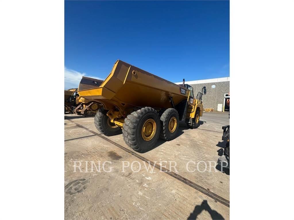 CAT 725C2TG Зчленовані самоскиди