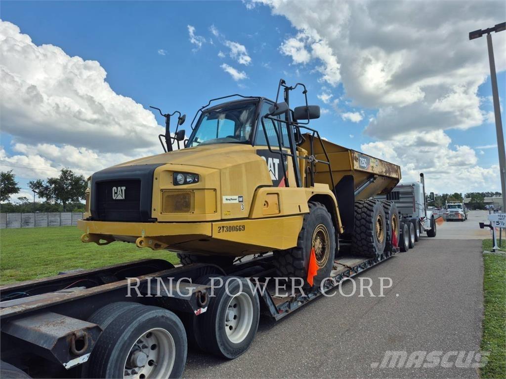 CAT 725C2TG Зчленовані самоскиди