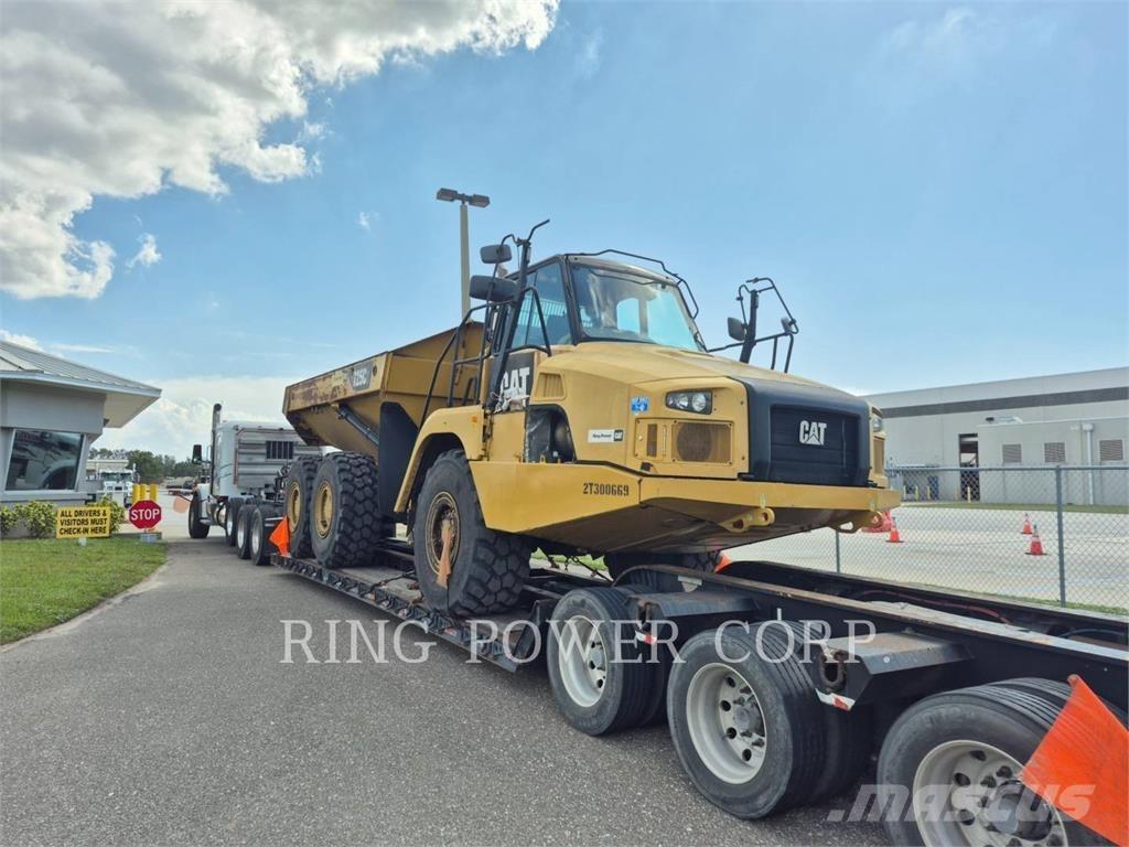 CAT 725C2TG Зчленовані самоскиди