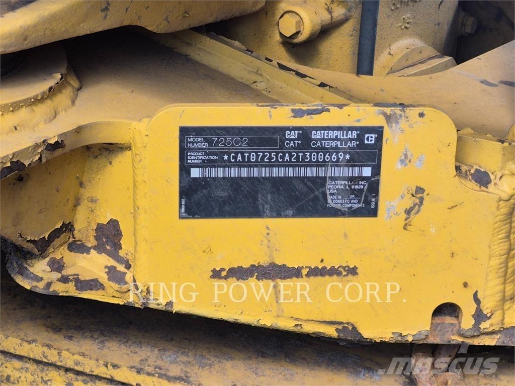 CAT 725C2TG Зчленовані самоскиди