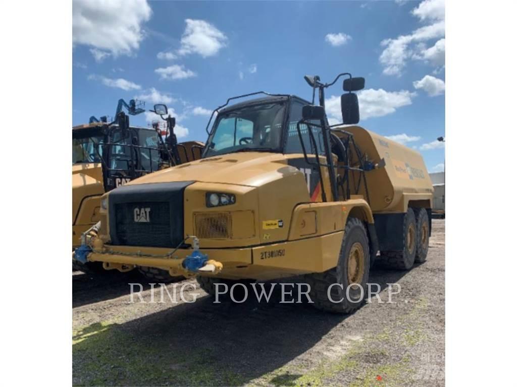 CAT 725C2WW Вантажівки-цистерни