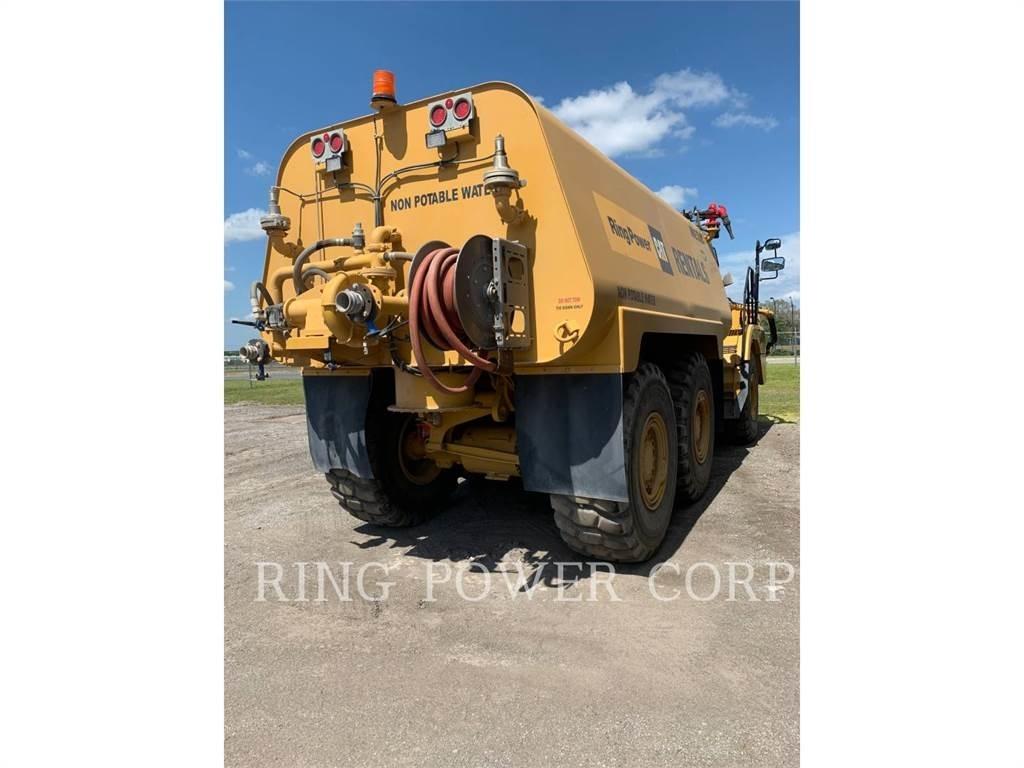 CAT 725C2WW Вантажівки-цистерни