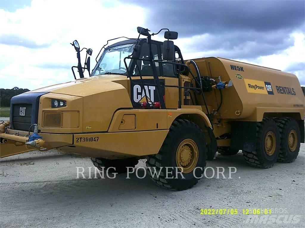CAT 725C2WW Вантажівки-цистерни