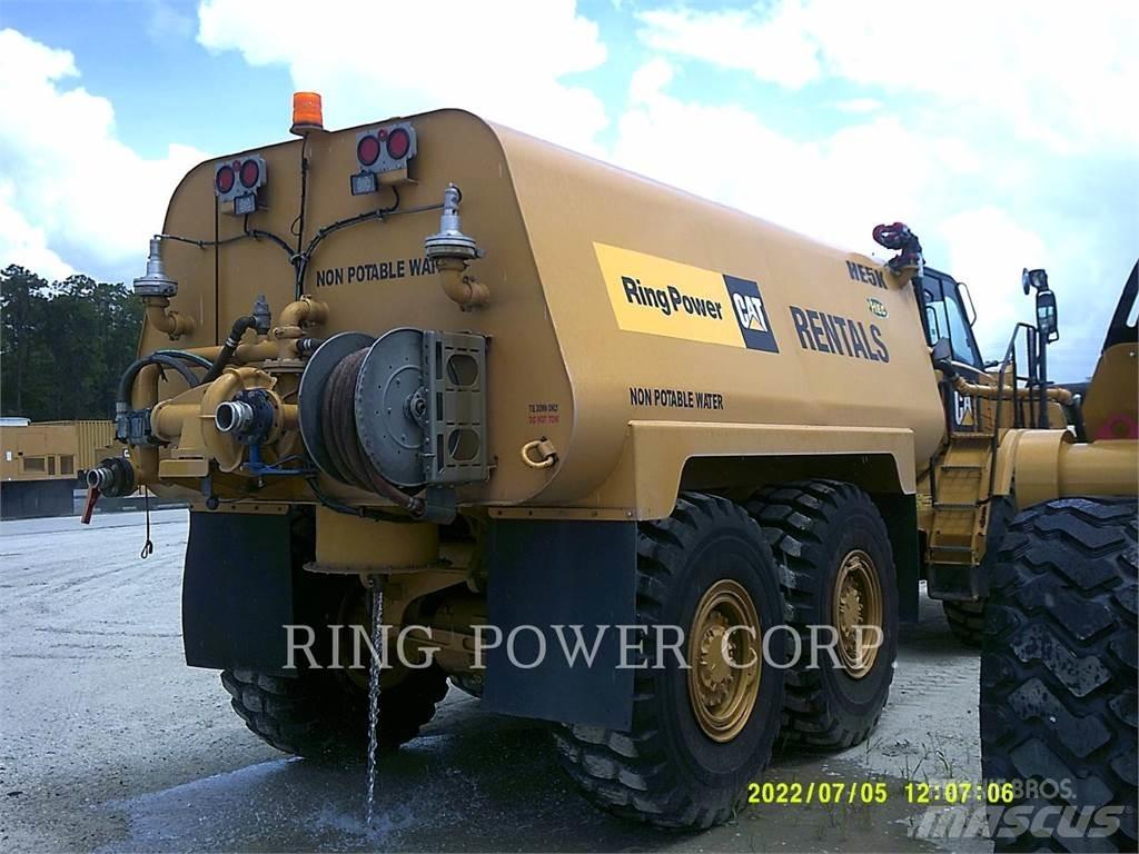 CAT 725C2WW Вантажівки-цистерни