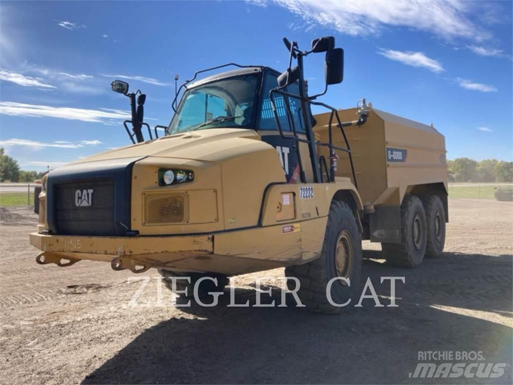 CAT 725CWT Вантажівки-цистерни