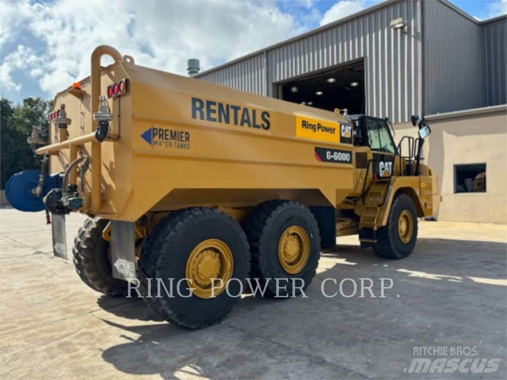 CAT 725CWW Вантажівки-цистерни