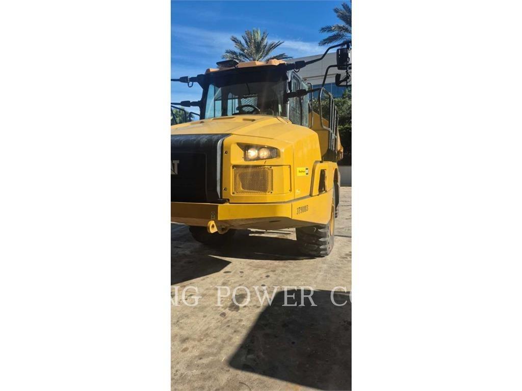 CAT 725TG Зчленовані самоскиди