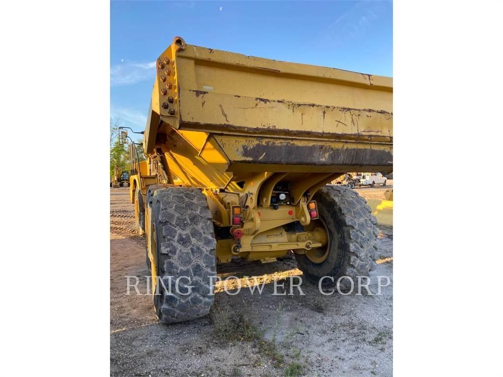 CAT 725WW Вантажівки-цистерни