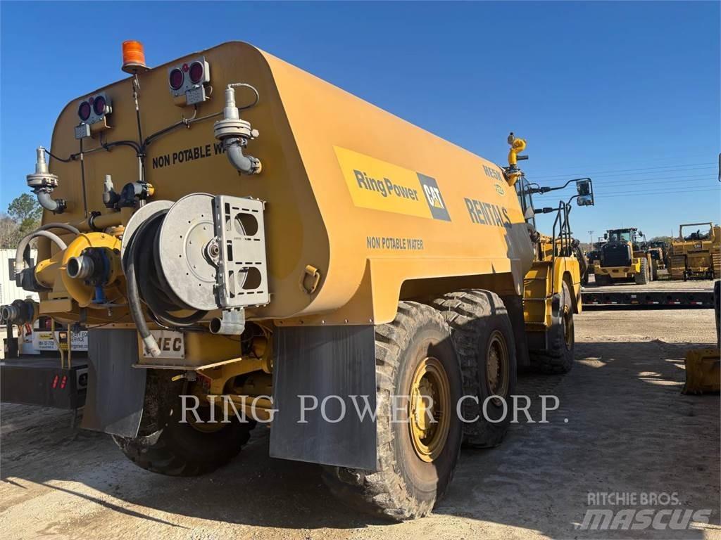 CAT 725WW Вантажівки-цистерни