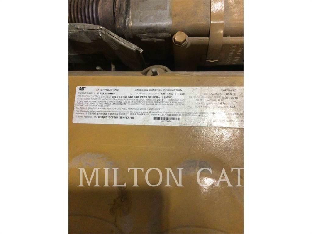 CAT 730 Зчленовані самоскиди