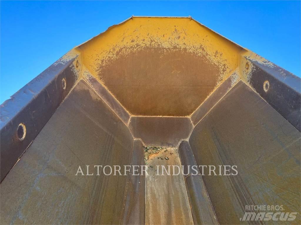CAT 730 Зчленовані самоскиди