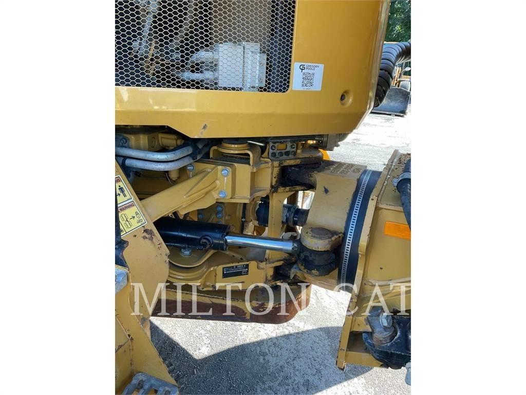 CAT 730 Зчленовані самоскиди