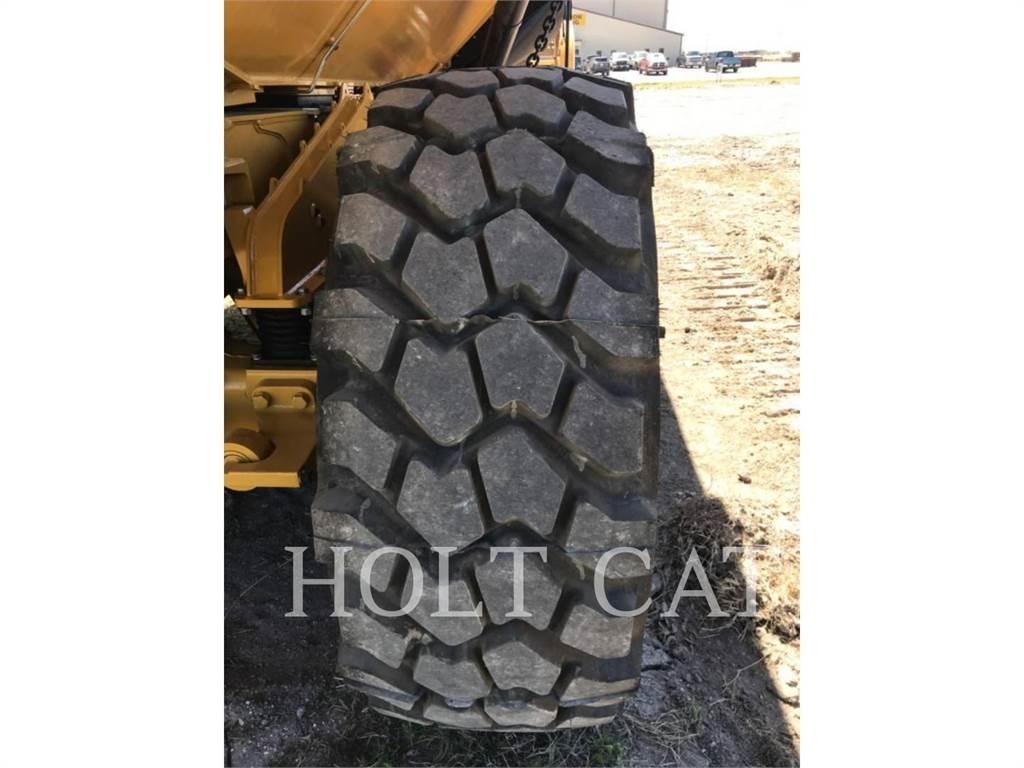 CAT 730 Зчленовані самоскиди