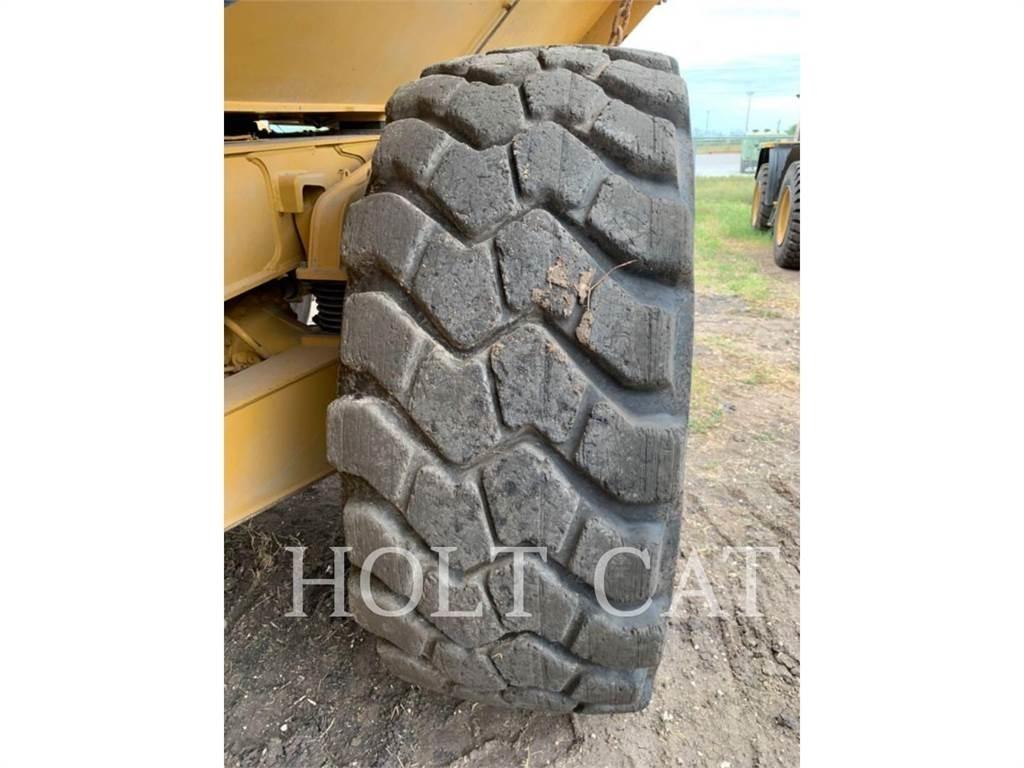 CAT 730 Зчленовані самоскиди