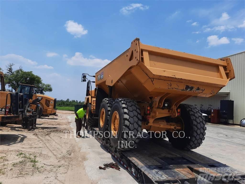 CAT 730 Зчленовані самоскиди