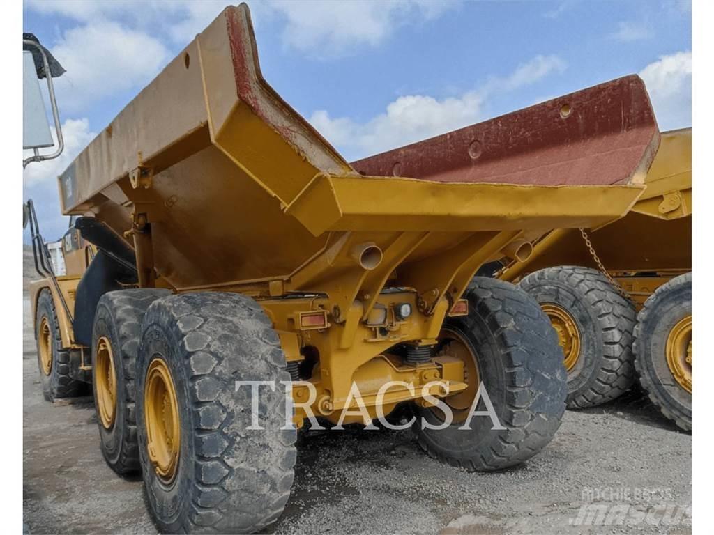 CAT 730 Зчленовані самоскиди