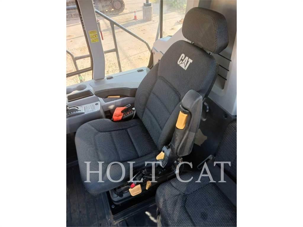 CAT 730 Зчленовані самоскиди