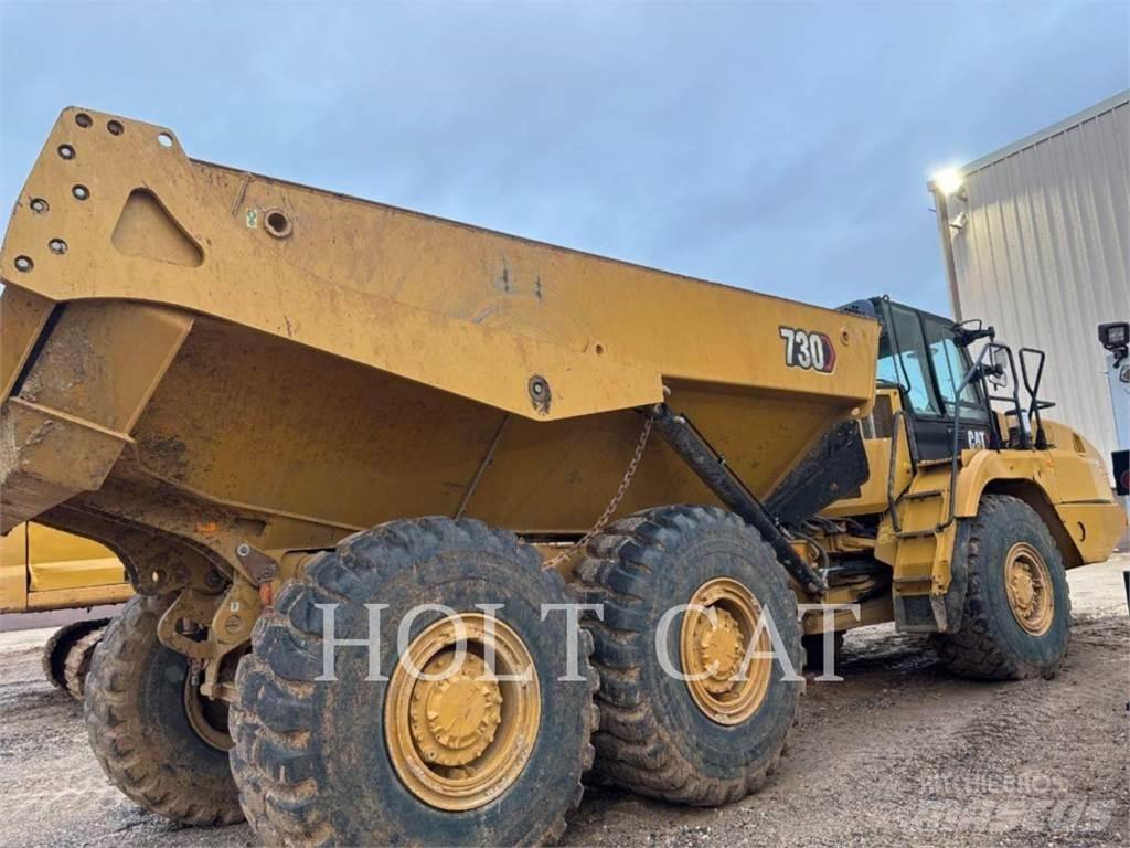 CAT 730 Зчленовані самоскиди
