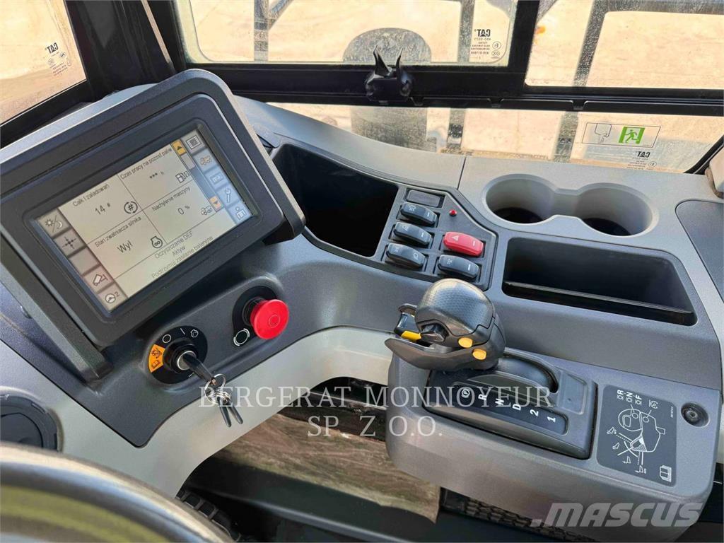 CAT 730 Зчленовані самоскиди