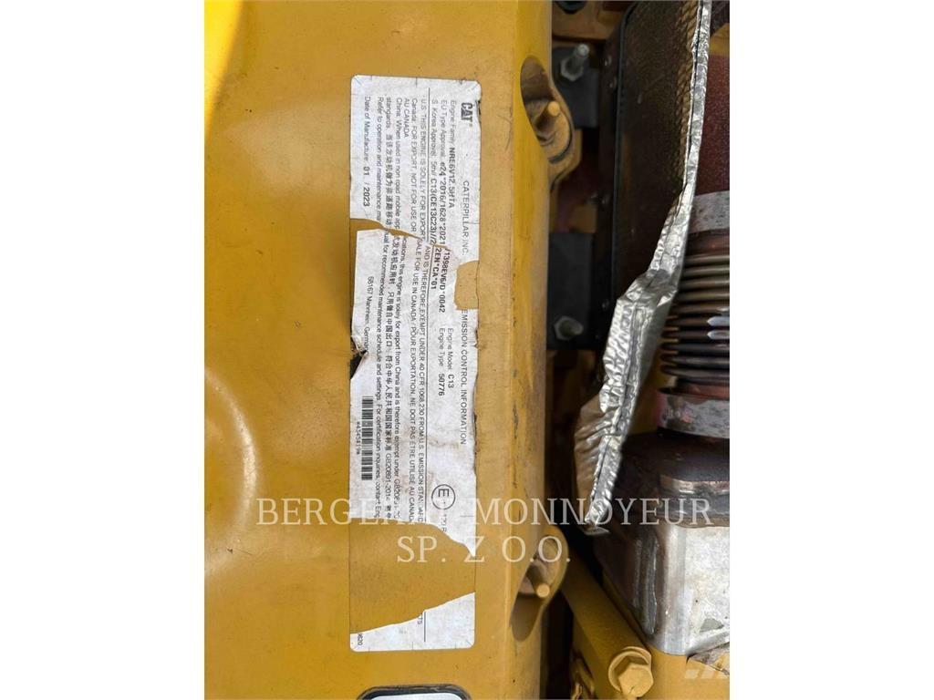 CAT 730 Зчленовані самоскиди