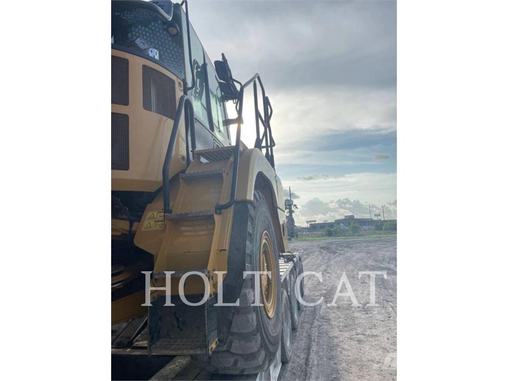 CAT 730 Зчленовані самоскиди