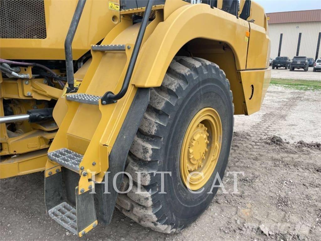 CAT 730 Зчленовані самоскиди