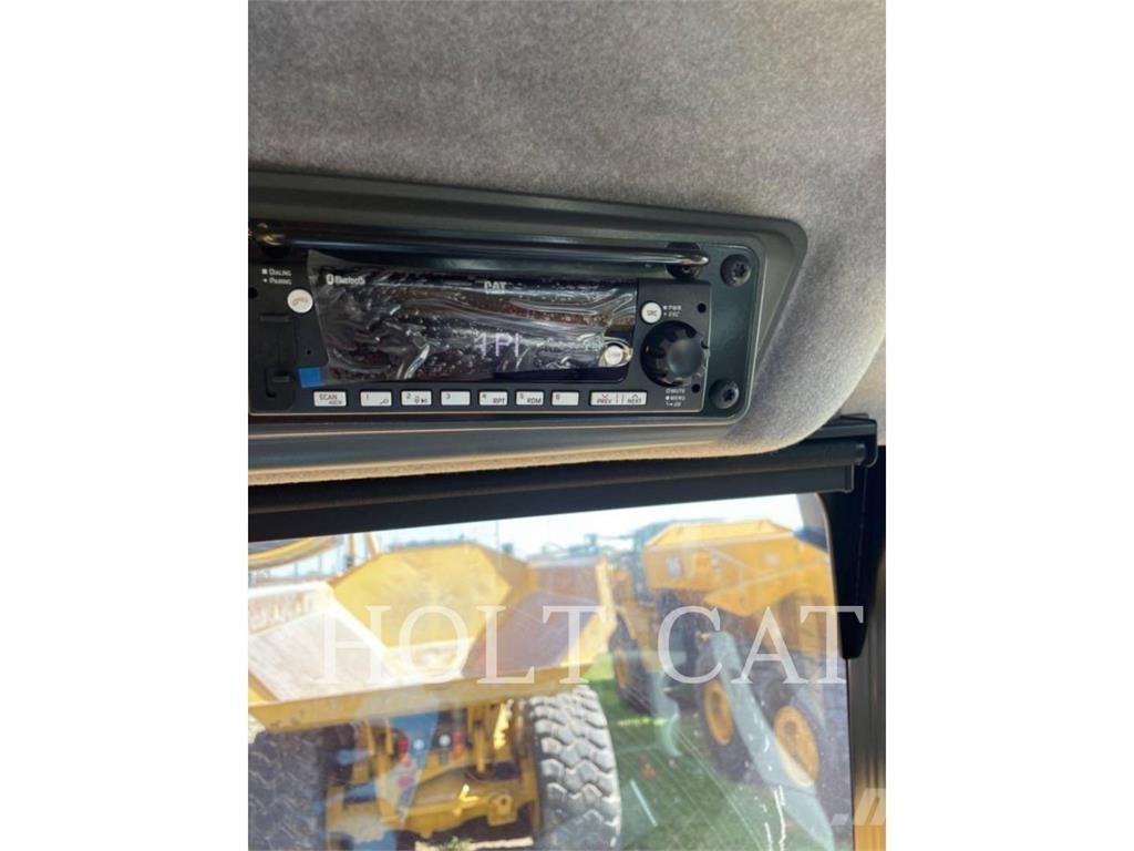 CAT 730 Зчленовані самоскиди