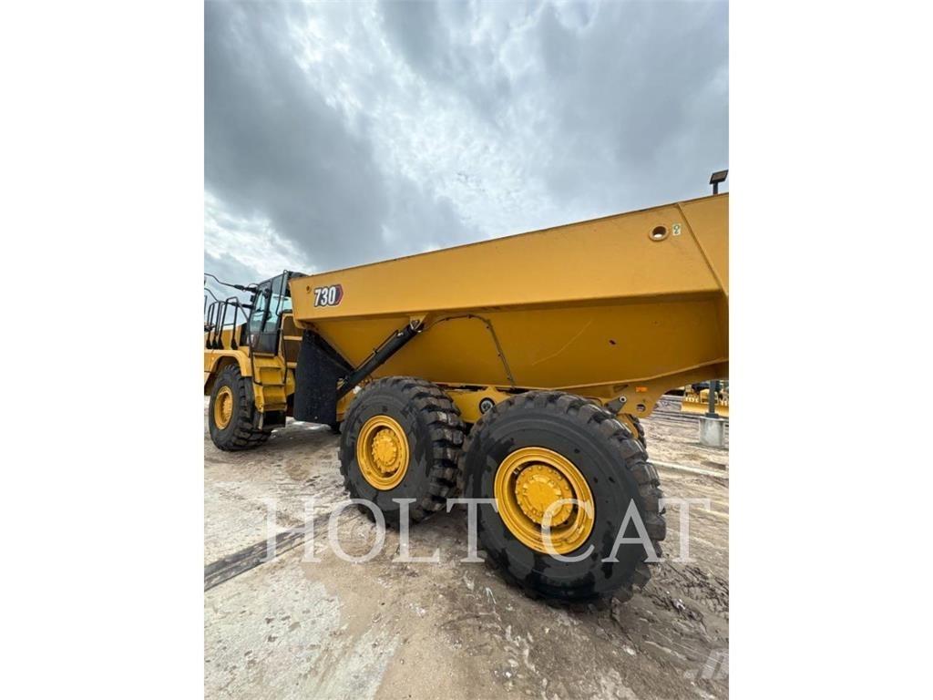 CAT 730 Зчленовані самоскиди