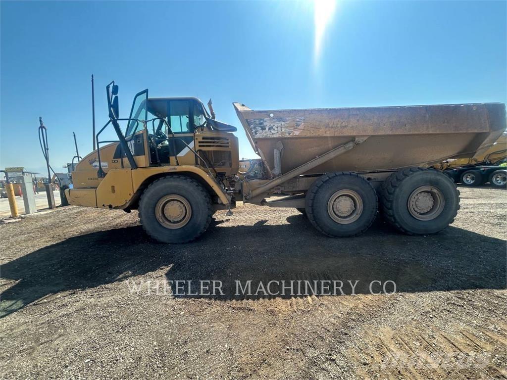 CAT 730 Зчленовані самоскиди